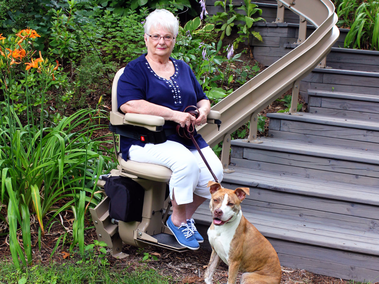 Bruno Elite Outdoor Curved Stairlift