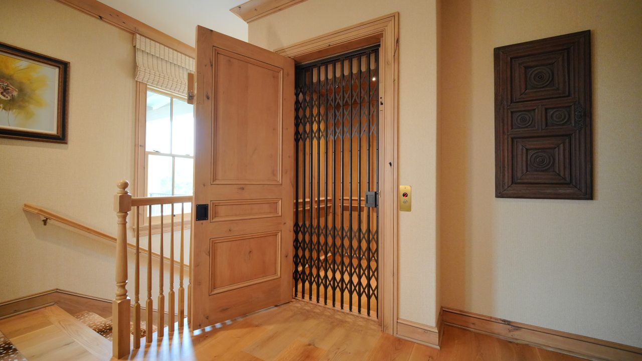 Cibes / Symmetry Home Elevator